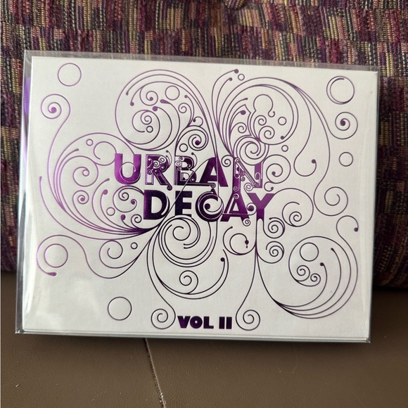 Urban Decay Other - Urban Decay Vol II Palette with Purple Swirls